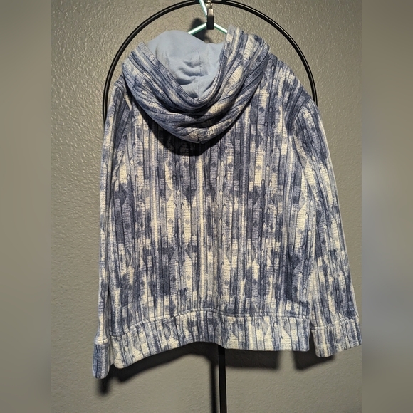 Abercrombie kids blue sweater - Picture 2 of 5